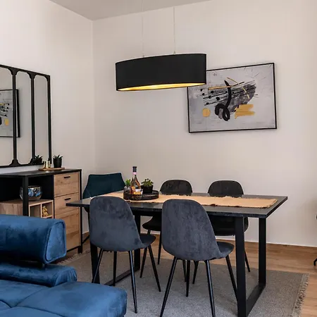 Lara Apartment