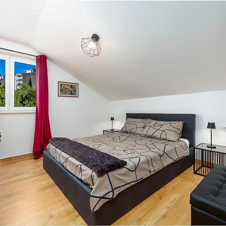 Apartment Lara Obuljeno